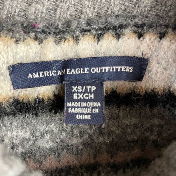 American Eagle Outfitters Mock Neck Sweater Size S EUC - Picture 7 of 8